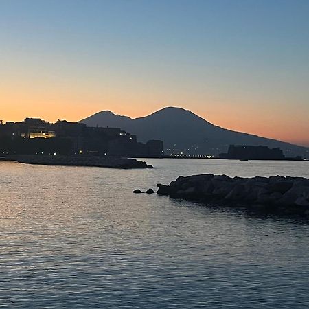 Holiday Home Un Posto Solare Napoli Ngoại thất bức ảnh