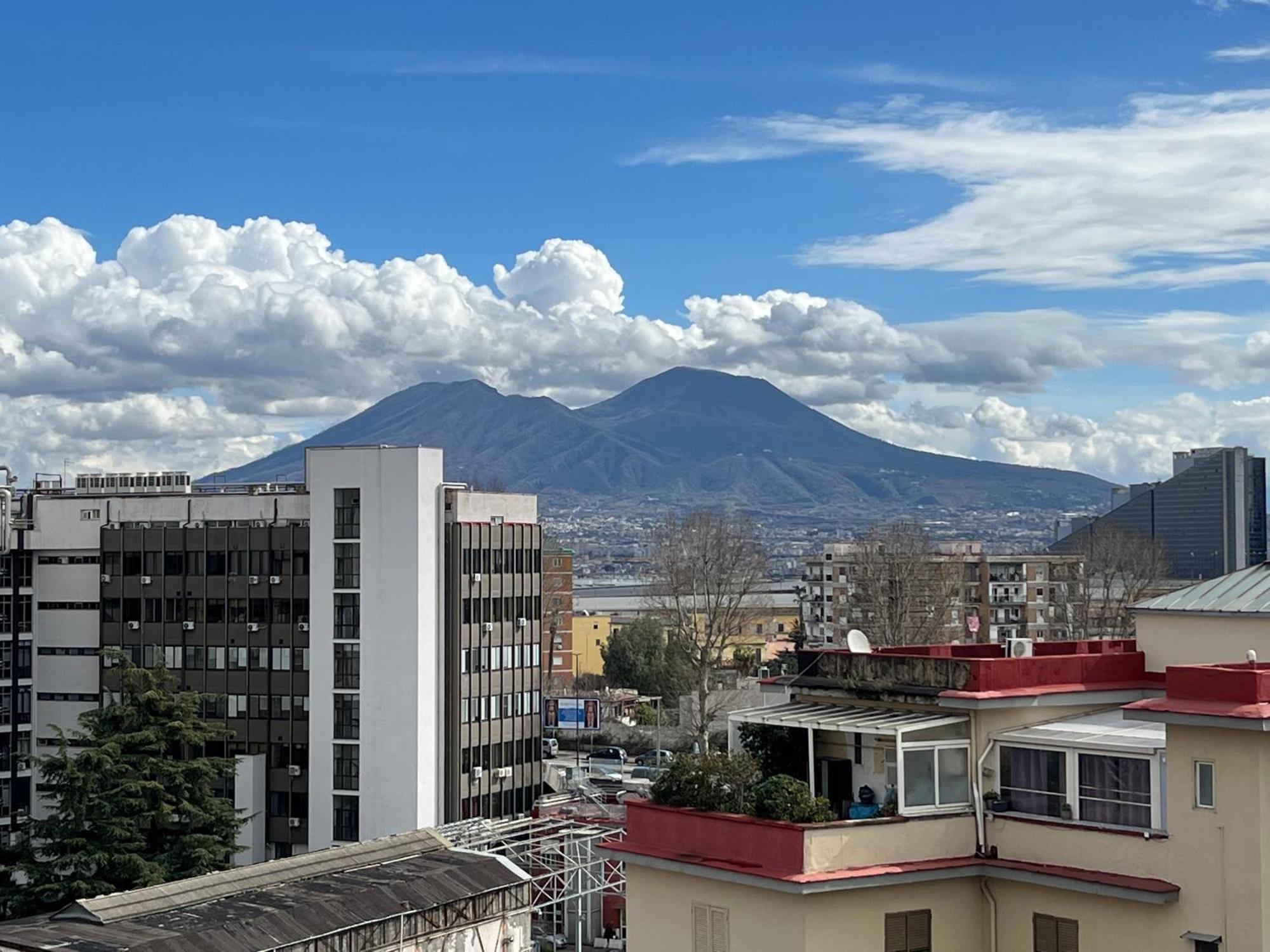 Holiday Home Un Posto Solare Napoli Ngoại thất bức ảnh