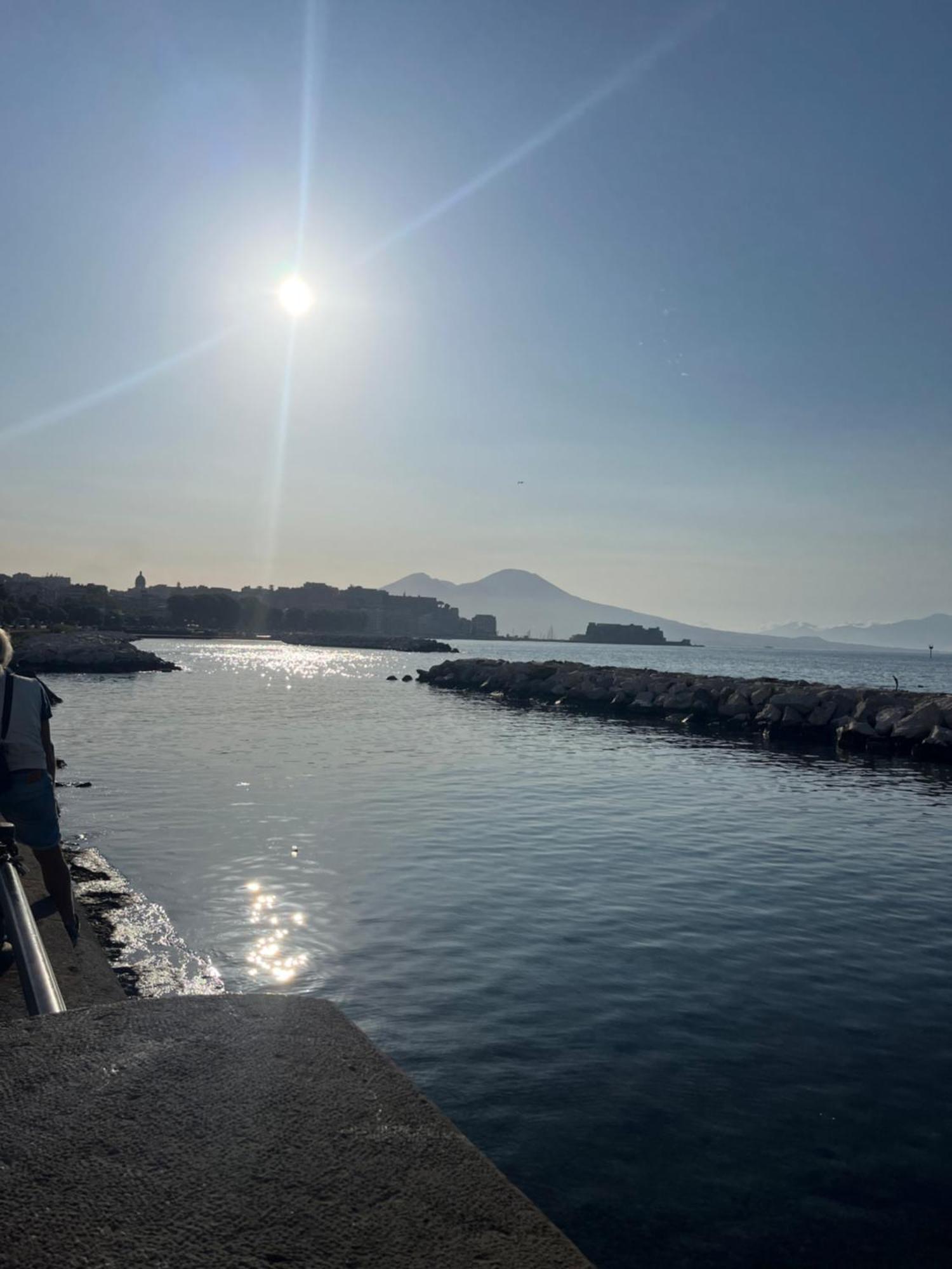 Holiday Home Un Posto Solare Napoli Ngoại thất bức ảnh